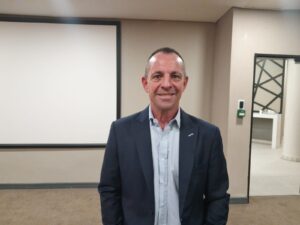 Mark Robbins Mark Robbin